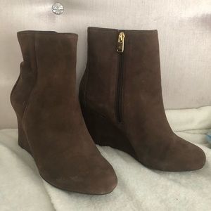 ❗️NEVER WORN❗️Wedge booties